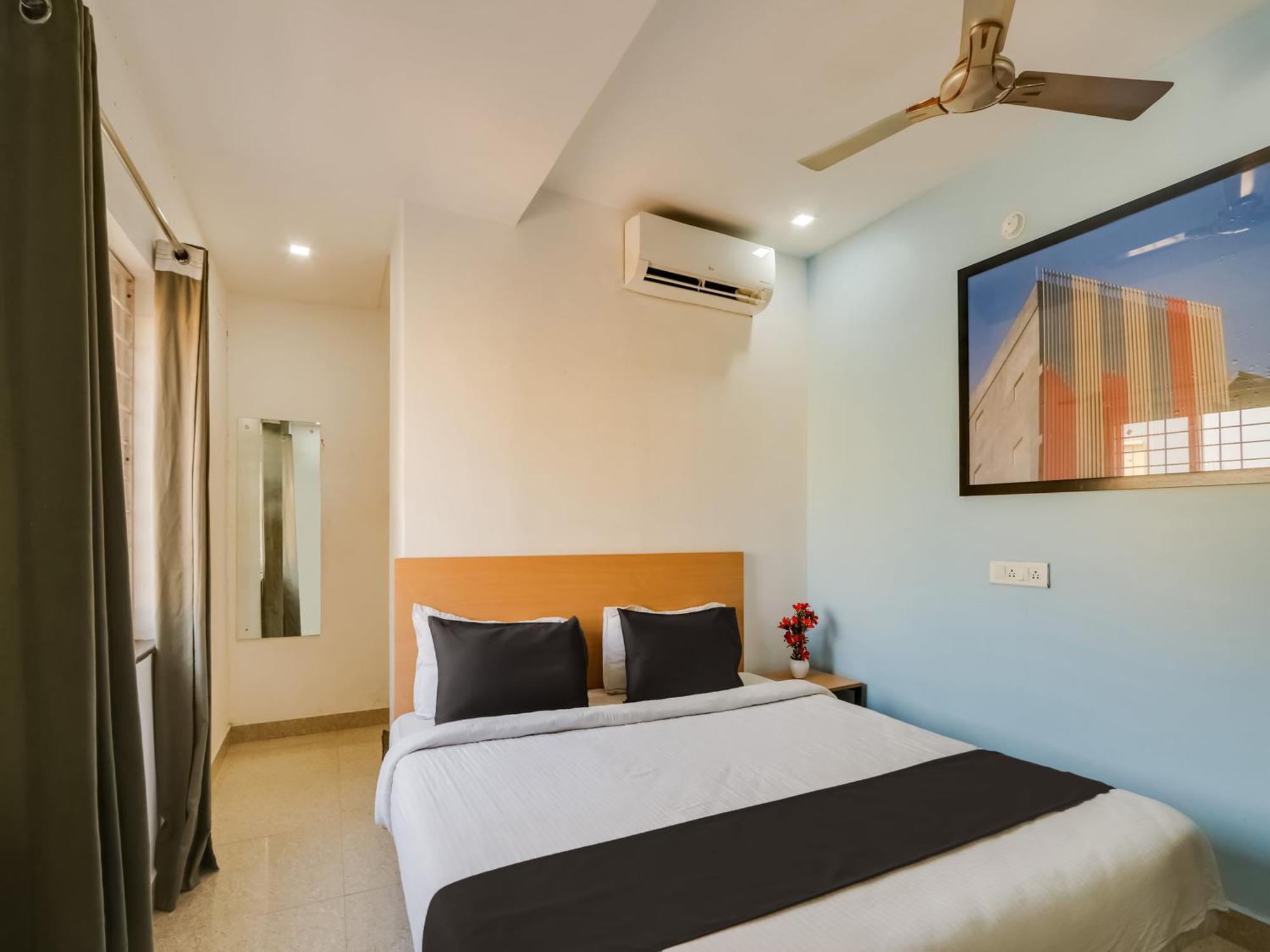 Super Townhouse Qualia Prime Hotel Near Nexus Mall ハイデラバード エクステリア 写真