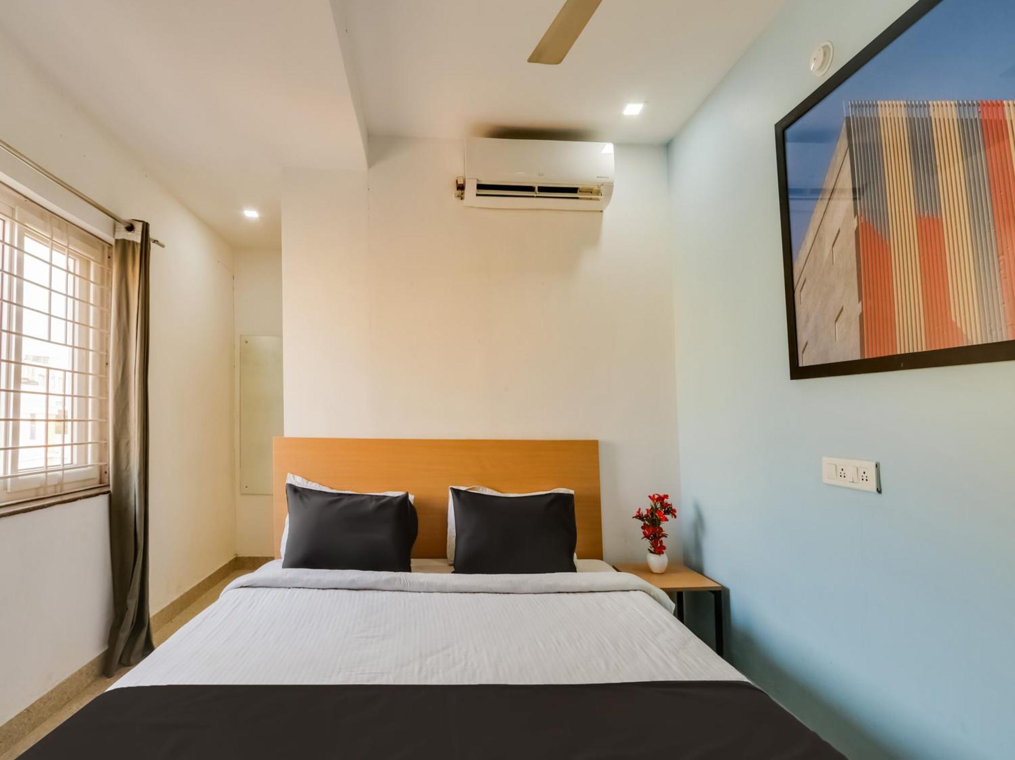 Super Townhouse Qualia Prime Hotel Near Nexus Mall ハイデラバード エクステリア 写真